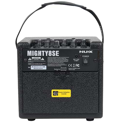 מגבר גיטרה נייד Mighty 8SE עם אפקטים מובנים של Nux