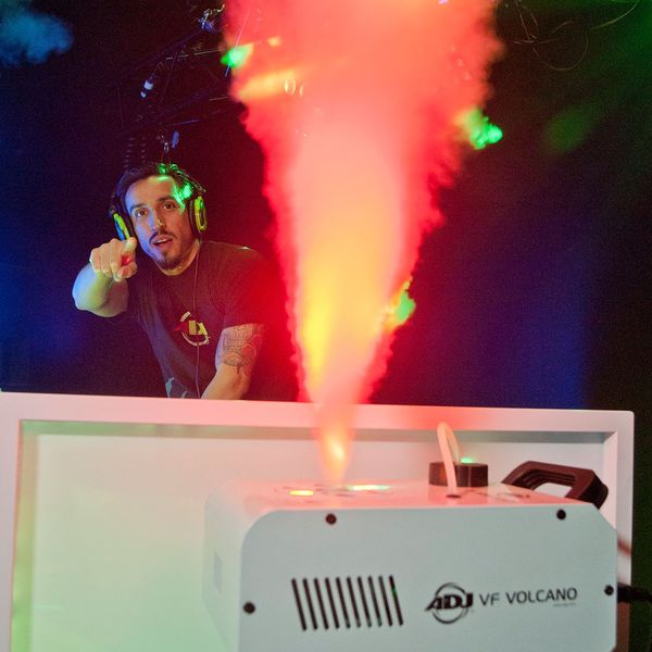 תותח עשן אנכי עם לדים VF Volcano של ADJ