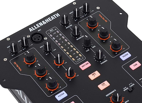 מיקסר DJ מקצועי Xone23C של Allen & Heath