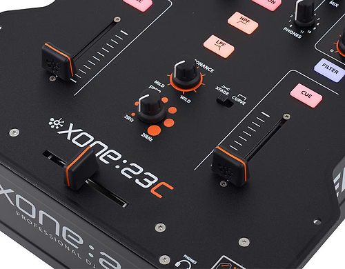 מיקסר DJ מקצועי Xone23C של Allen & Heath