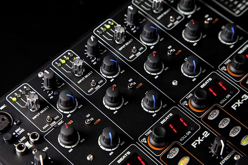 מיקסר DJ מקצועי XoneDB4 של Allen & Heath