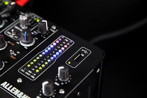 מיקסר DJ מקצועי XoneDB4 של Allen & Heath