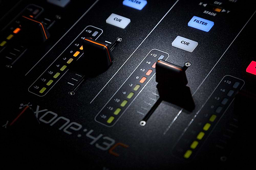 מיקסר DJ מקצועי Xone43C של Allen & Heath
