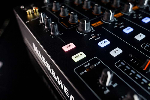מיקסר DJ מקצועי Xone43C של Allen & Heath