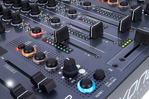 מיקסר DJ מקצועי Xone92 של Allen & Heath