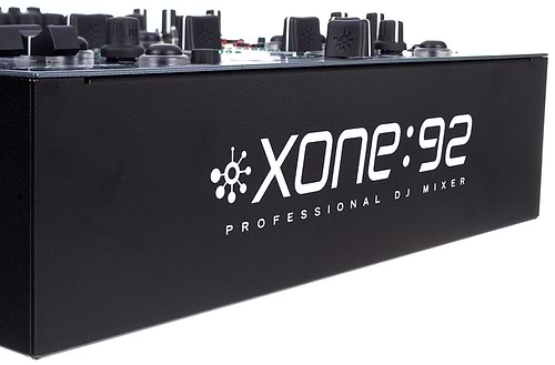 מיקסר DJ מקצועי Xone92 של Allen & Heath