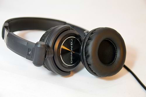 אוזניות תקליטן HP600 של Denon 
