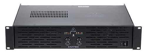 מגבר עוצמתי KM750 עם תגובה משופרת של Behringer