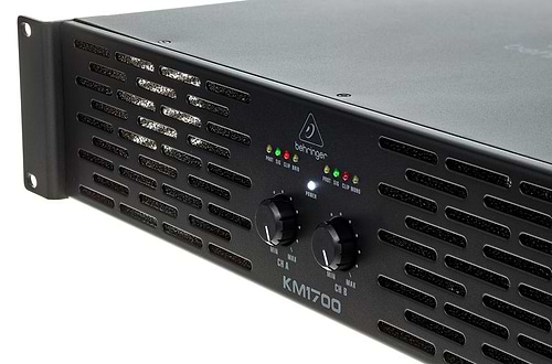 מגבר עוצמתי KM1700 עם תגובה לינארית של Behringer