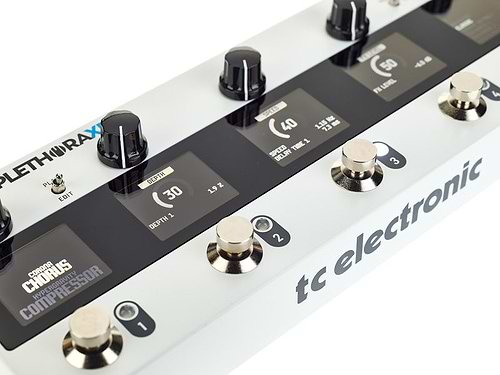 PLETHORA X5 פדאל מולטי אפקט לגיטרה נשלט בלוטוס׳ של TC Electronic