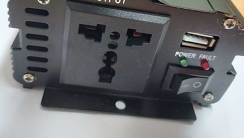 שנאי ממיר מתח לרכב מ12V למתח 220V בהספק של 300W