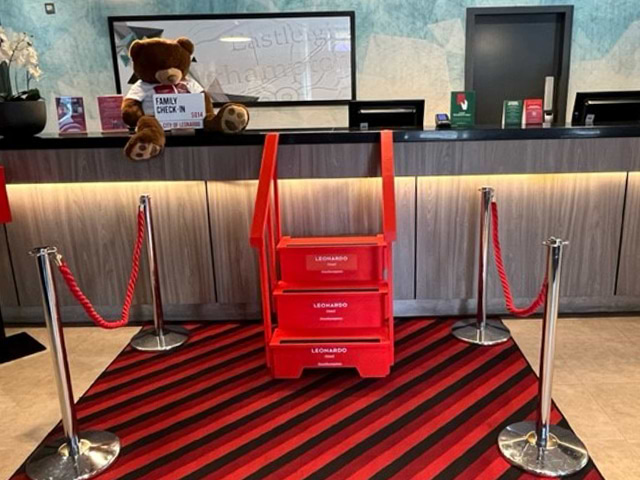 Leonardo Hotel Southampton - Banco check-in per famiglie