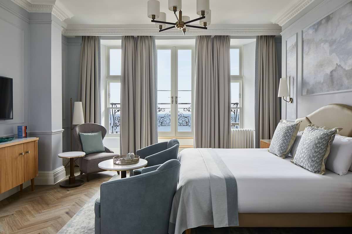 يتميز فندق Grand Brighton بغرفة تنفيذية كينغ مع إطلالة على البحر وشرفة