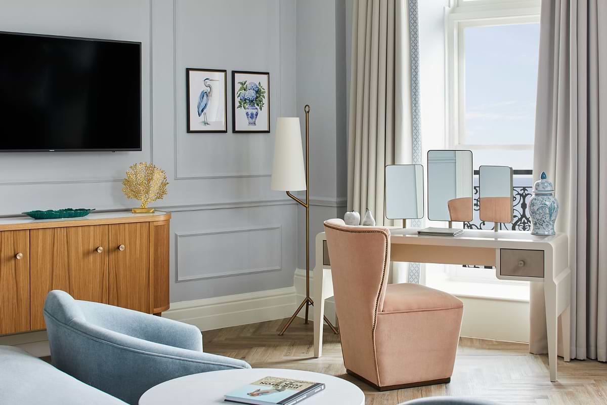 يتميز Grand Brighton بجناح جونيور مع إطلالة على البحر وشرفة
