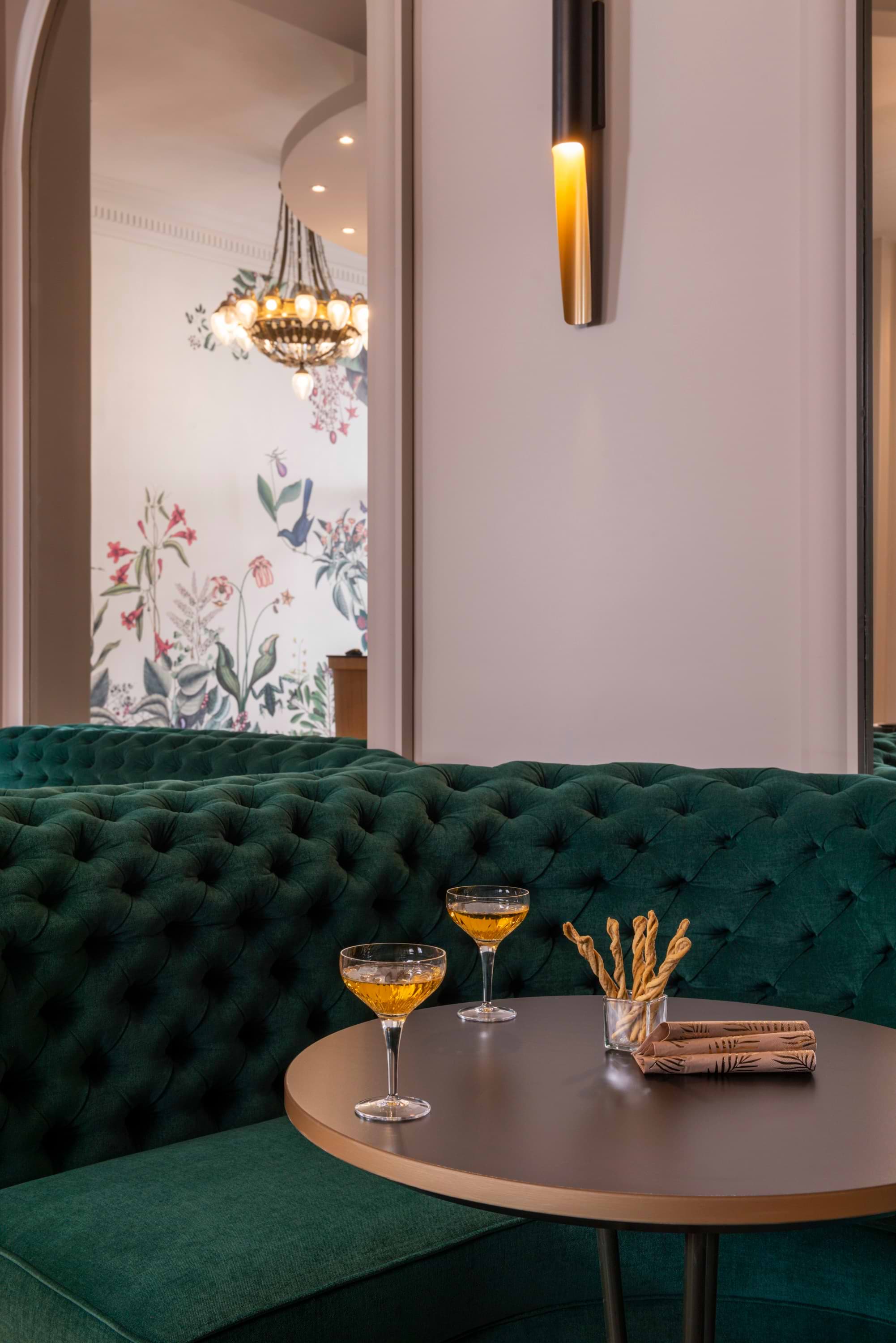 Bar at Leonardo Boutique Hotel Paris
