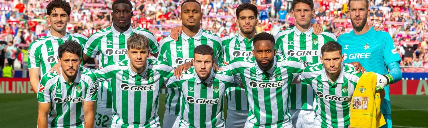 Jugadores del Betis alineación antes del amistoso de pretemporada