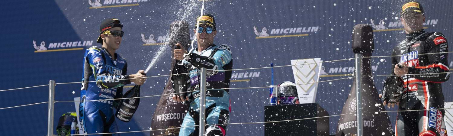 David Alonso Celebrando triunfo Moto2