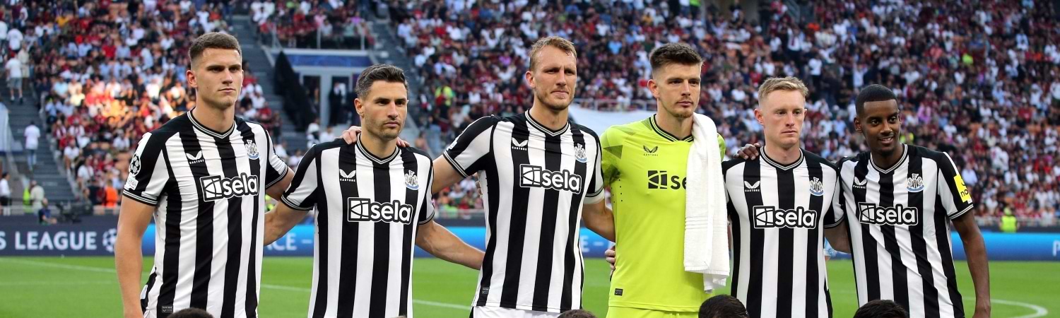 equipo de newcastle en formación previo a partido