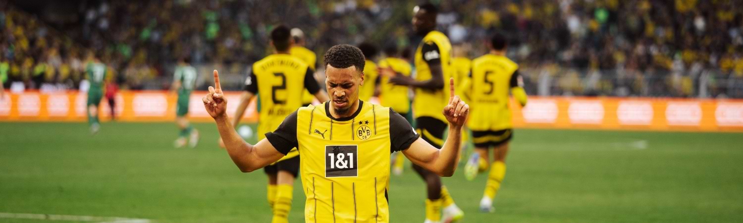 jugadores 2, 5 y otros del Dortmund