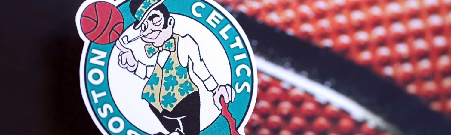 BOSTON CELTICS LOGO Y BALON DE BASQUETBALL
