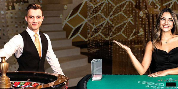 Hero Banner Casino en Vivo Crupier Ruleta y Mesa de BlackJack