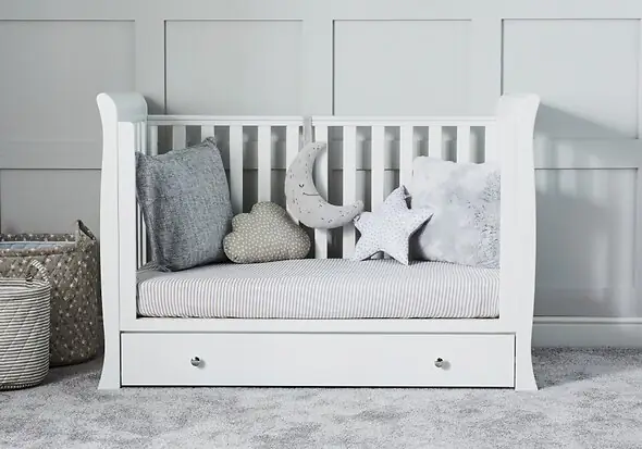 Ickle Bubba Snowdon 4 in 1 Mini Cot Bed Traditional sleigh design white finish slatted base under drawer included