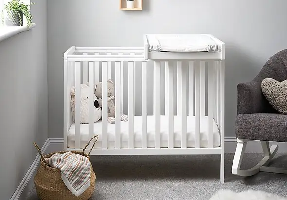 Obaby Bantam Space Saver Cot & Cot Top Changer
