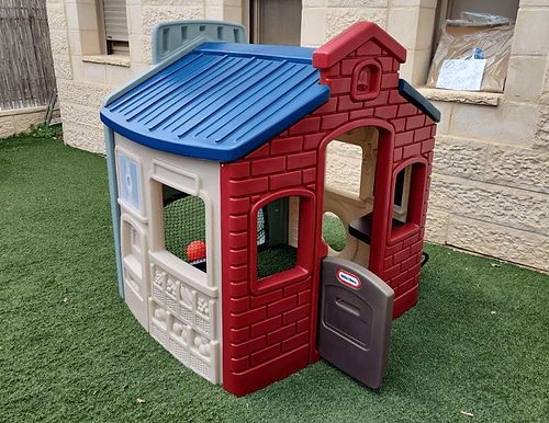 בית פלסטיק לילדים דגם עיר הילדים בצבעי אדמה Little Tikes 444D 