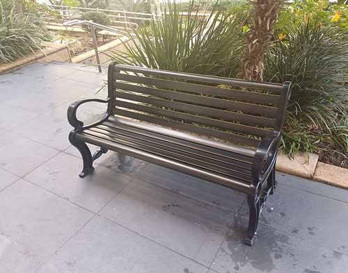 ספסל גינה אלומיניום דגם איליי גוון ברונזה או שחור 