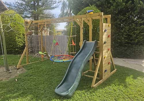 מתקן שעשועים לילדים דגם קופיקו משודרג עם מגלשה 