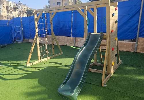 מתקן שעשועים לילדים דגם קופיקו משודרג עם מגלשה 