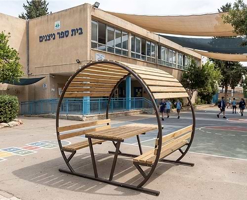 שולחן קק''ל מקורה מעוגל דגם אלון 