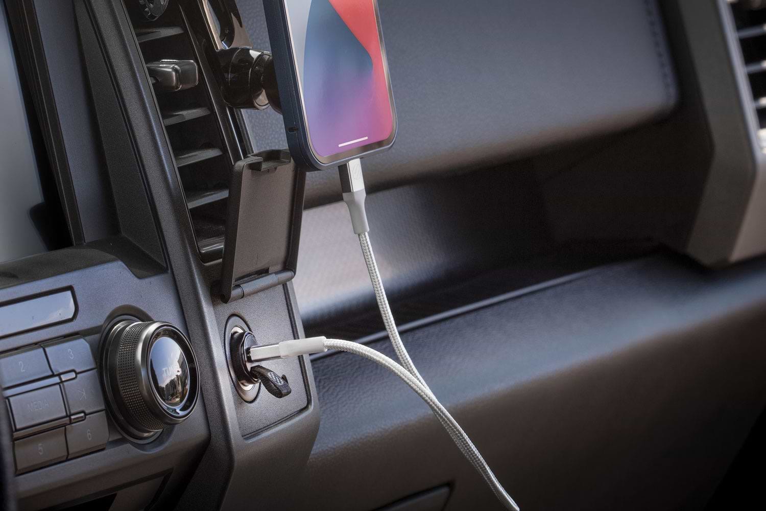 iphone charging via Scosche power delivery car charger and braided cable