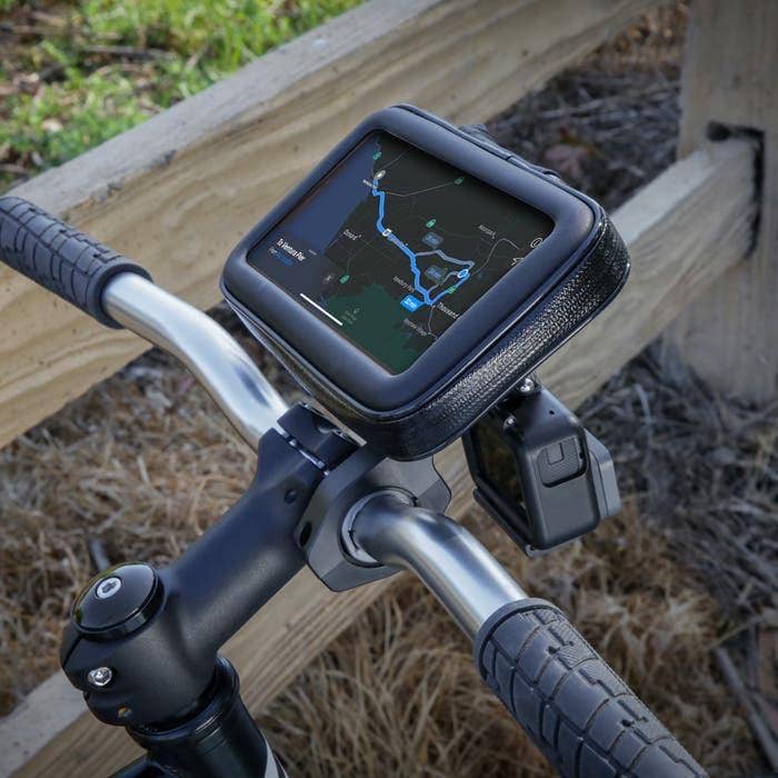 Mounted GPS Mounted GPS to bike handlbard via bike mount