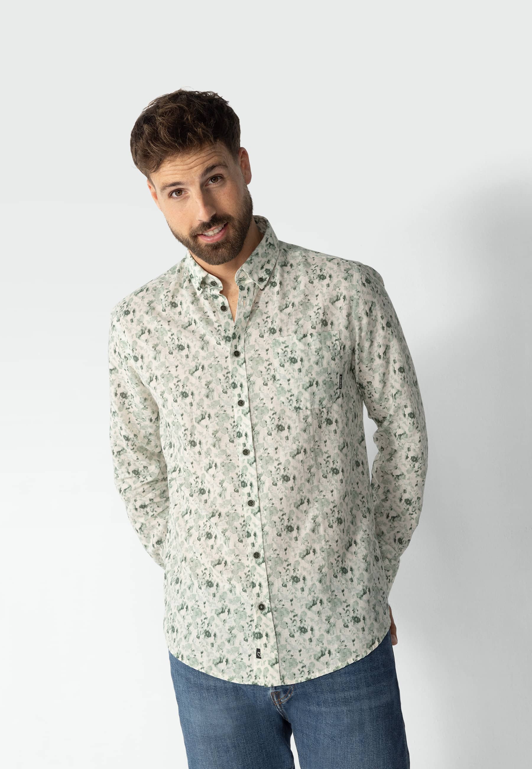 Button-down-overhemd-van-een-linnen-mix