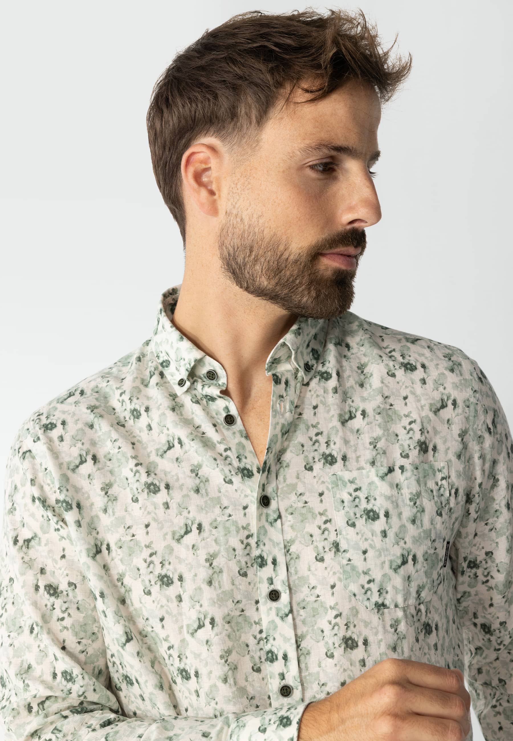 Button-down-overhemd-van-een-linnen-mix
