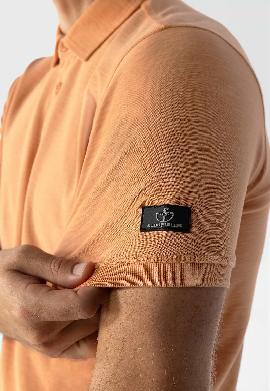 Polo-van-zware-jerseystof-met-slubs