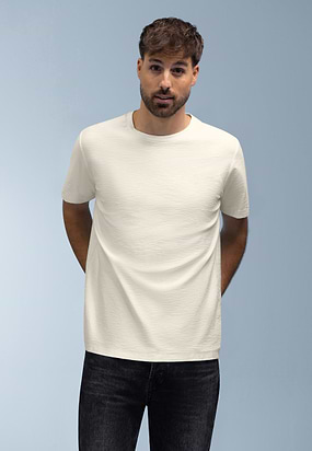 Katoenen-T-shirt-met-rubberbadge