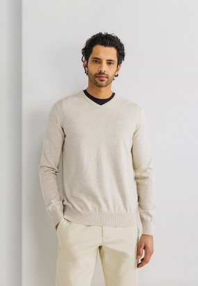 Basis-trui-met-V-hals