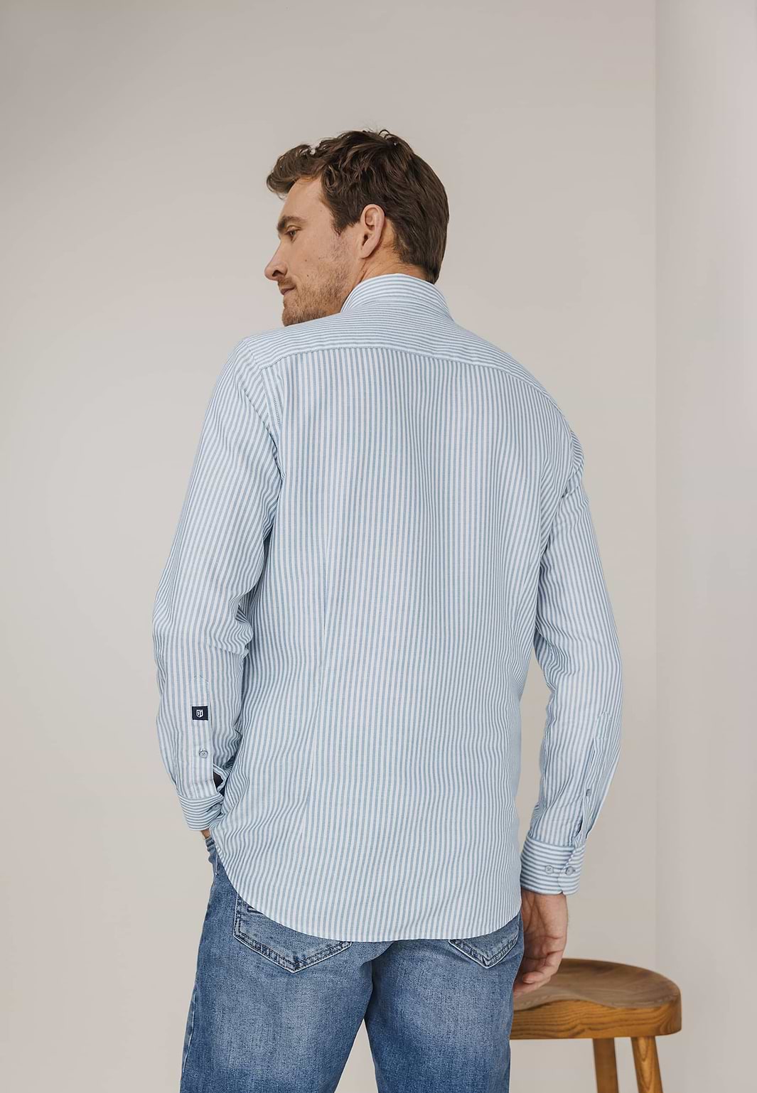 Chemise-Oxford-avec-motif-à-rayures