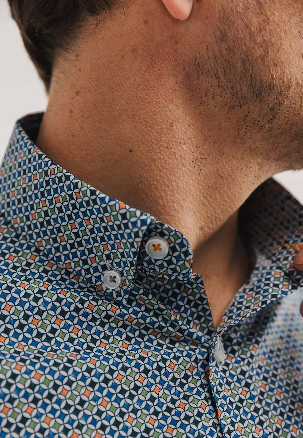 Chemise-à-imprimé-géométrique