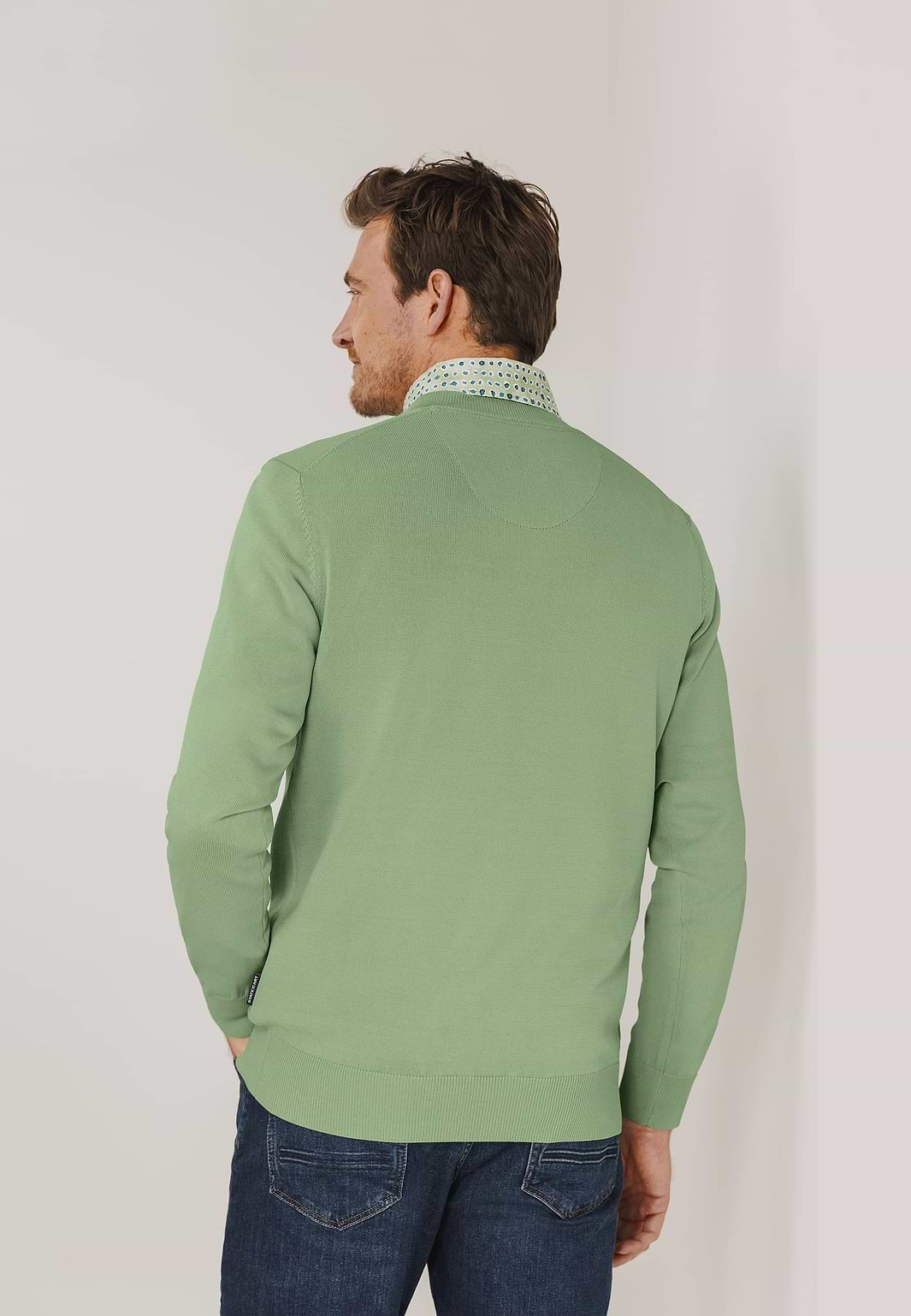 V-hals-trui-van-een-viscose-mix
