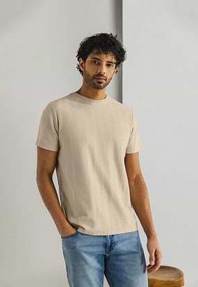 T-shirt-met-visgraatpatroon