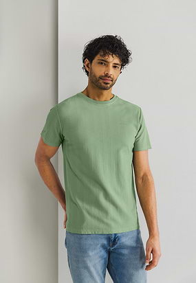 T-shirt-met-visgraatpatroon