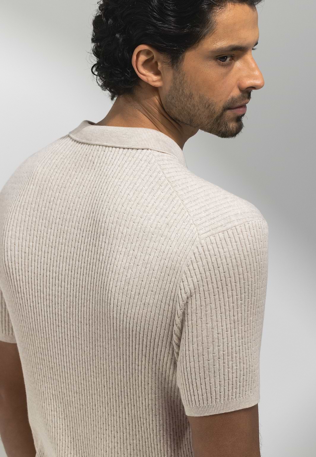 Cardigan-polo-ATELIER-avec-fermeture-boutonnée
