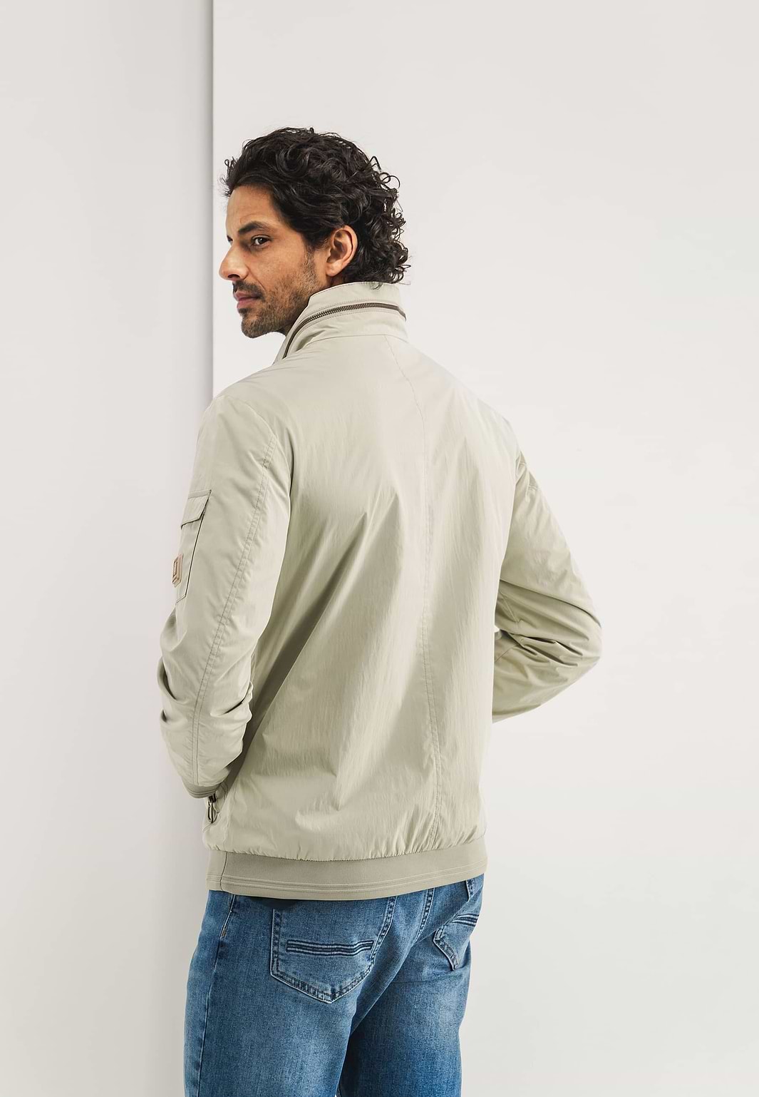 OUTERWEAR-korte-jas