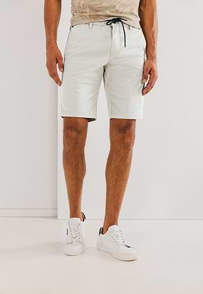 Chinoshort-van-een-katoenmix