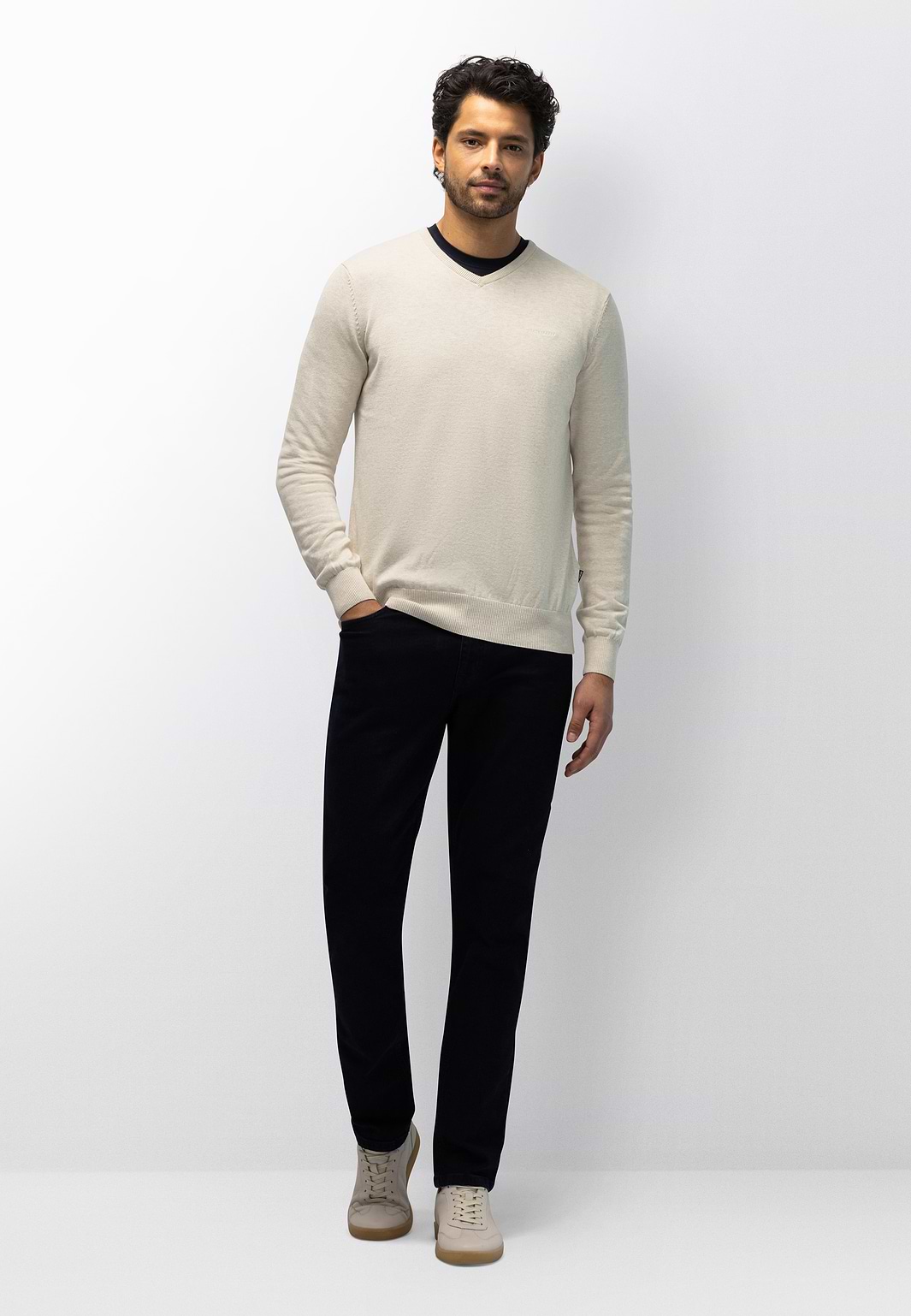 Fijngebreide-V-hals-trui