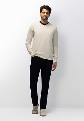 Fijngebreide-V-hals-trui