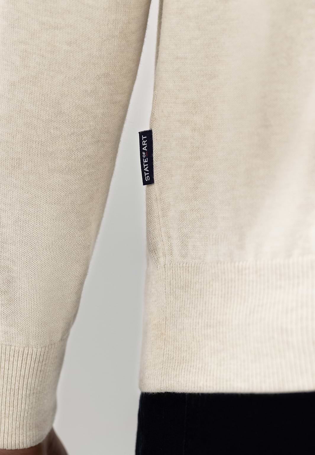 Fijngebreide-V-hals-trui